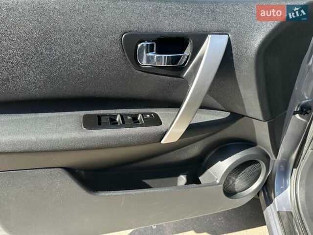 Сірий Ніссан Кашкай, об'ємом двигуна 2 л та пробігом 205 тис. км за 11500 $, фото 19 на Automoto.ua