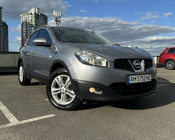 Серый Ниссан Кашкай, объемом двигателя 1.5 л и пробегом 220 тыс. км за 9600 $, фото 7 на Automoto.ua