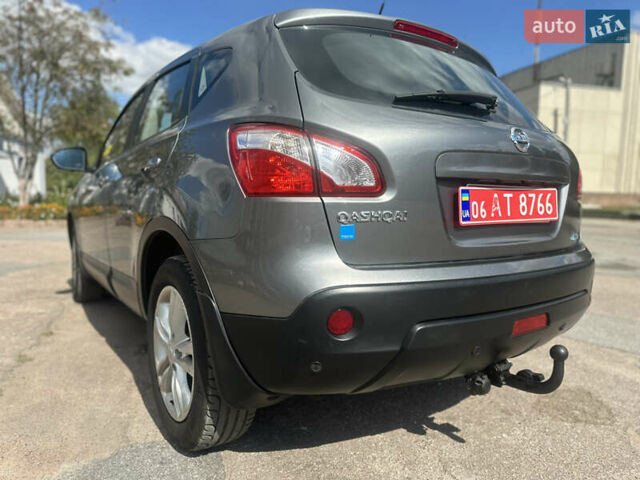 Серый Ниссан Кашкай, объемом двигателя 1.5 л и пробегом 230 тыс. км за 9900 $, фото 2 на Automoto.ua
