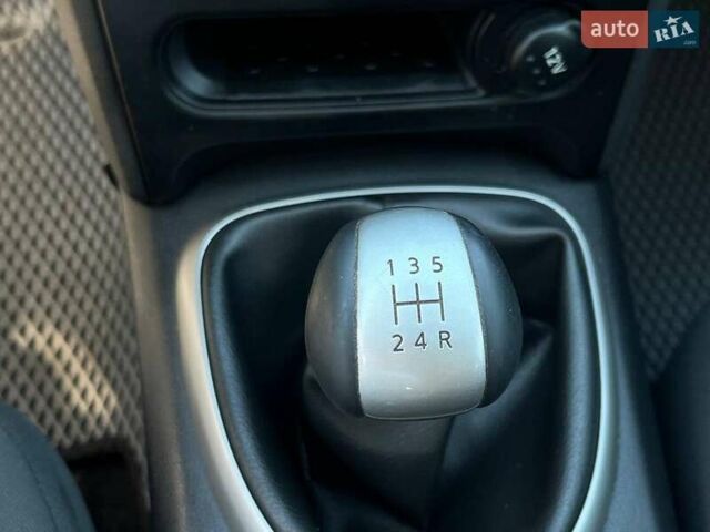 Серый Ниссан Кашкай, объемом двигателя 1.6 л и пробегом 144 тыс. км за 10990 $, фото 31 на Automoto.ua