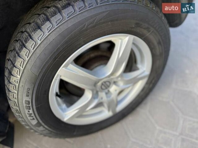 Серый Ниссан Кашкай, объемом двигателя 1.5 л и пробегом 279 тыс. км за 9300 $, фото 5 на Automoto.ua