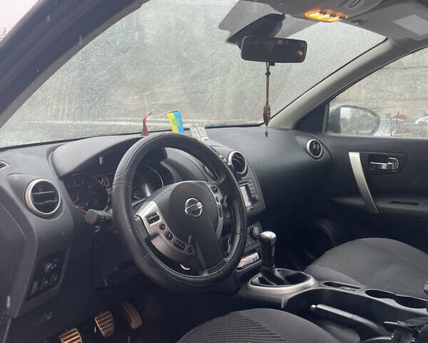 Серый Ниссан Кашкай, объемом двигателя 1.6 л и пробегом 238 тыс. км за 10500 $, фото 5 на Automoto.ua