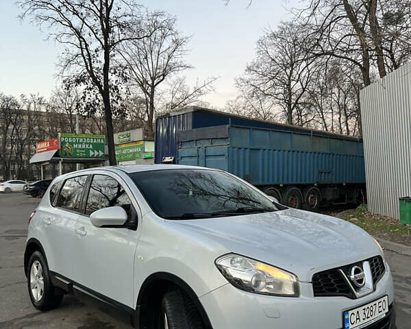 Серый Ниссан Кашкай, объемом двигателя 2 л и пробегом 220 тыс. км за 9500 $, фото 7 на Automoto.ua