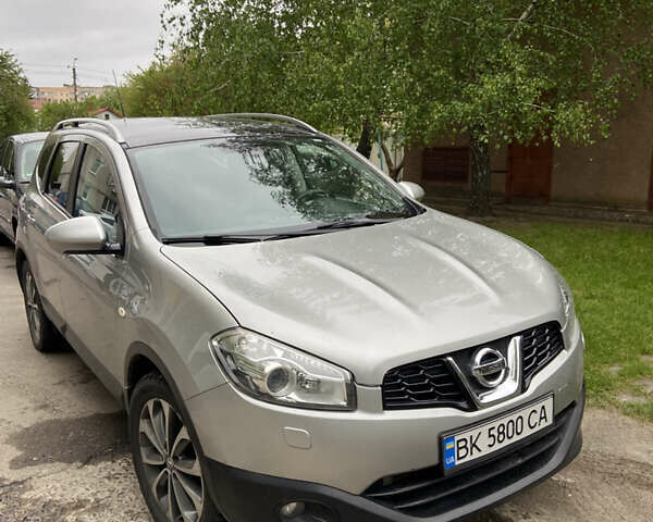 Серый Ниссан Кашкай, объемом двигателя 2 л и пробегом 225 тыс. км за 12700 $, фото 1 на Automoto.ua