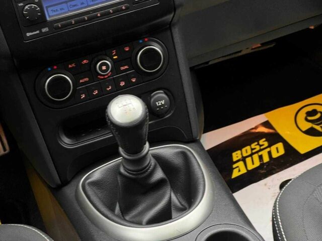 Серый Ниссан Кашкай, объемом двигателя 2 л и пробегом 260 тыс. км за 11500 $, фото 14 на Automoto.ua