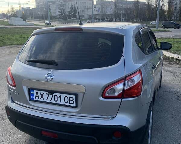 Серый Ниссан Кашкай, объемом двигателя 1.6 л и пробегом 147 тыс. км за 9200 $, фото 6 на Automoto.ua