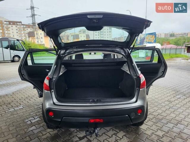 Серый Ниссан Кашкай, объемом двигателя 1.6 л и пробегом 231 тыс. км за 9999 $, фото 69 на Automoto.ua