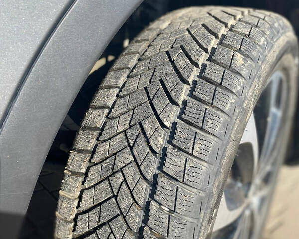 Сірий Ніссан Кашкай, об'ємом двигуна 2 л та пробігом 241 тис. км за 11450 $, фото 5 на Automoto.ua