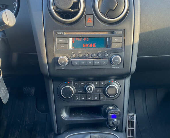 Серый Ниссан Кашкай, объемом двигателя 1.6 л и пробегом 225 тыс. км за 10000 $, фото 16 на Automoto.ua