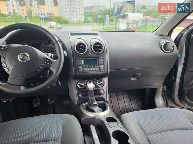 Серый Ниссан Кашкай, объемом двигателя 1.6 л и пробегом 231 тыс. км за 9999 $, фото 100 на Automoto.ua
