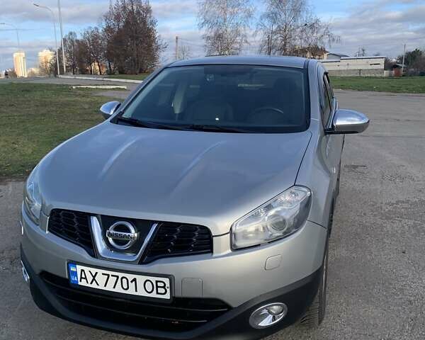 Серый Ниссан Кашкай, объемом двигателя 1.6 л и пробегом 147 тыс. км за 9200 $, фото 3 на Automoto.ua
