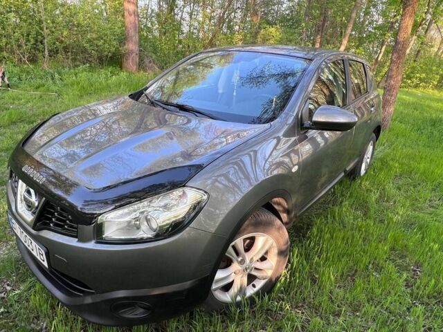 Серый Ниссан Кашкай, объемом двигателя 1.6 л и пробегом 285 тыс. км за 10600 $, фото 4 на Automoto.ua