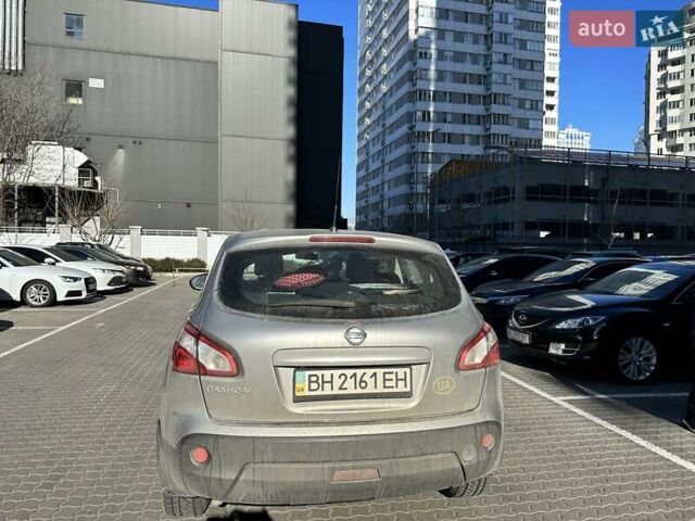 Серый Ниссан Кашкай, объемом двигателя 2 л и пробегом 100 тыс. км за 13000 $, фото 1 на Automoto.ua