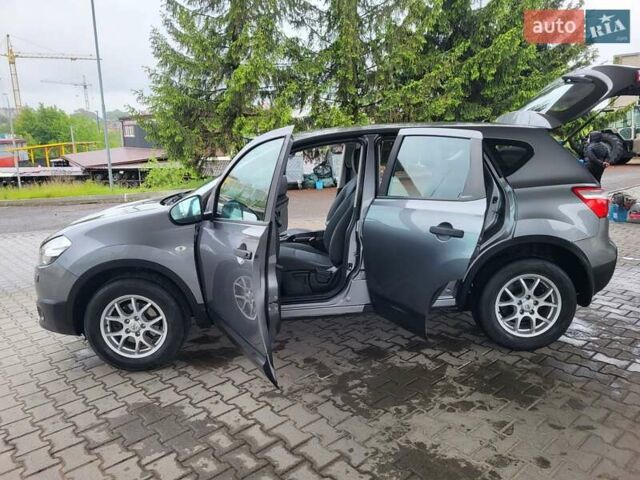 Серый Ниссан Кашкай, объемом двигателя 1.6 л и пробегом 231 тыс. км за 9999 $, фото 63 на Automoto.ua