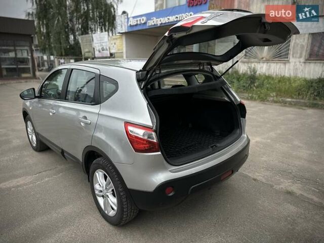 Серый Ниссан Кашкай, объемом двигателя 1.5 л и пробегом 213 тыс. км за 12500 $, фото 6 на Automoto.ua