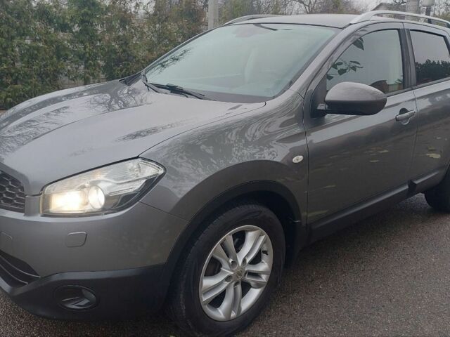 Серый Ниссан Кашкай, объемом двигателя 1.6 л и пробегом 149 тыс. км за 11500 $, фото 1 на Automoto.ua