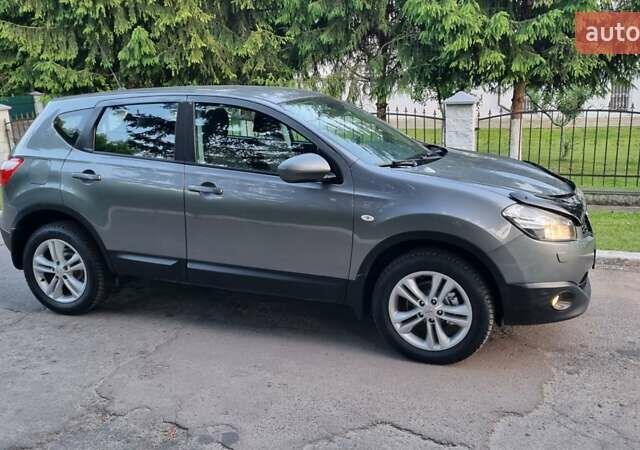 Сірий Ніссан Кашкай, об'ємом двигуна 2 л та пробігом 223 тис. км за 10000 $, фото 1 на Automoto.ua