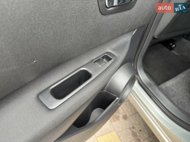 Серый Ниссан Кашкай, объемом двигателя 2 л и пробегом 173 тыс. км за 12435 $, фото 49 на Automoto.ua