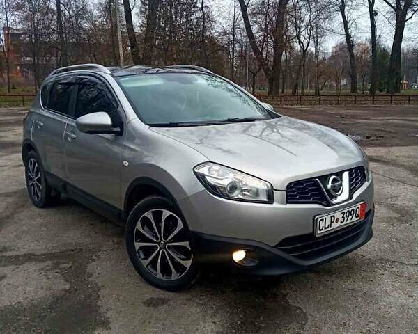 Серый Ниссан Кашкай, объемом двигателя 1.5 л и пробегом 243 тыс. км за 9950 $, фото 1 на Automoto.ua