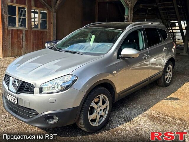 Серый Ниссан Кашкай, объемом двигателя 1.6 л и пробегом 180 тыс. км за 12000 $, фото 2 на Automoto.ua