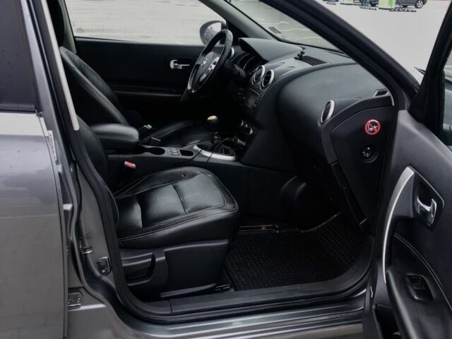 Серый Ниссан Кашкай, объемом двигателя 1.6 л и пробегом 261 тыс. км за 11100 $, фото 7 на Automoto.ua