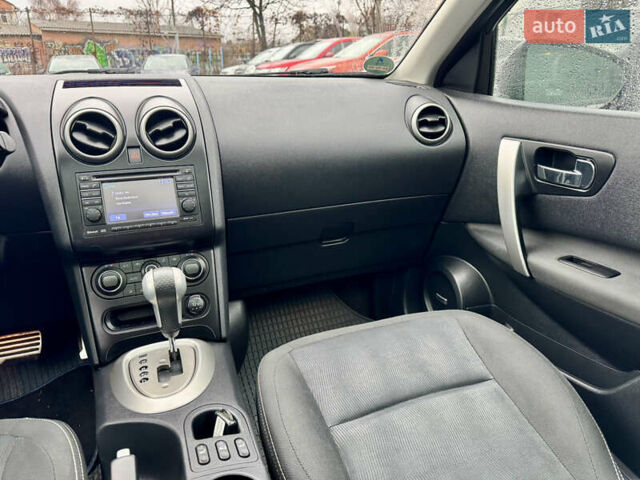 Сірий Ніссан Кашкай, об'ємом двигуна 2 л та пробігом 206 тис. км за 12500 $, фото 13 на Automoto.ua