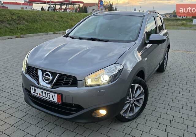 Серый Ниссан Кашкай, объемом двигателя 1.6 л и пробегом 246 тыс. км за 11600 $, фото 2 на Automoto.ua