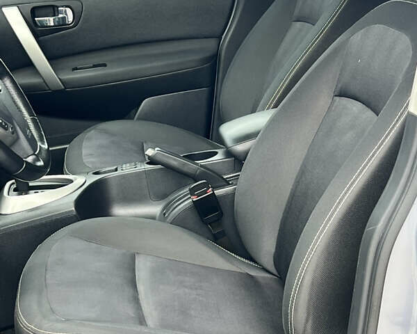 Сірий Ніссан Кашкай, об'ємом двигуна 1.6 л та пробігом 103 тис. км за 11700 $, фото 19 на Automoto.ua