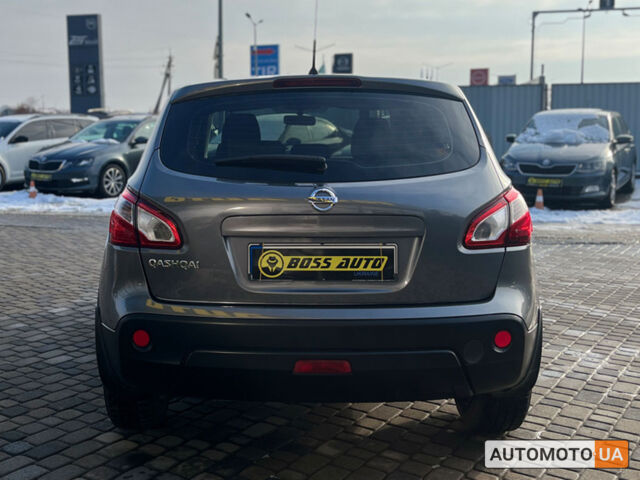 Серый Ниссан Кашкай, объемом двигателя 1.6 л и пробегом 162 тыс. км за 10700 $, фото 5 на Automoto.ua