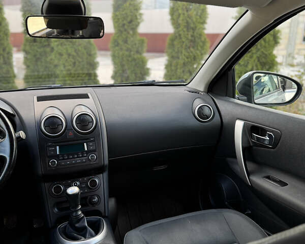 Серый Ниссан Кашкай, объемом двигателя 1.5 л и пробегом 264 тыс. км за 9299 $, фото 14 на Automoto.ua