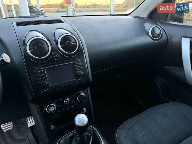 Серый Ниссан Кашкай, объемом двигателя 1.5 л и пробегом 200 тыс. км за 11599 $, фото 61 на Automoto.ua