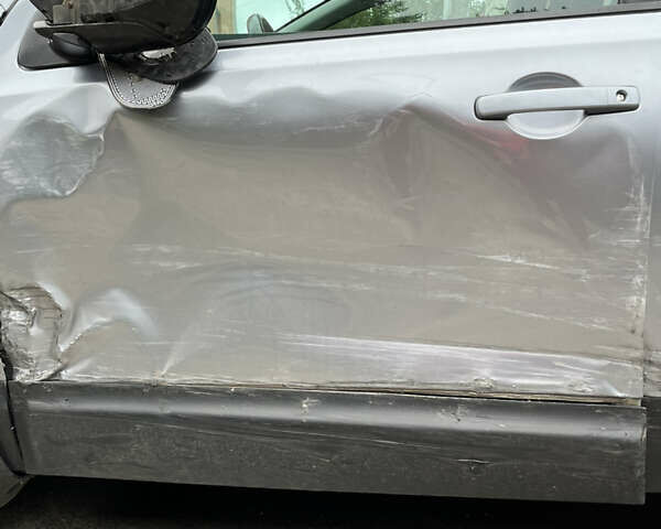 Серый Ниссан Кашкай, объемом двигателя 1.6 л и пробегом 217 тыс. км за 6500 $, фото 12 на Automoto.ua