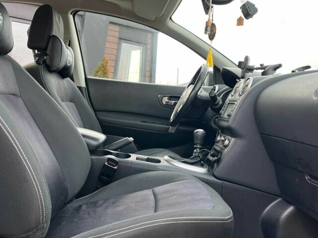 Сірий Ніссан Кашкай, об'ємом двигуна 1.6 л та пробігом 246 тис. км за 11800 $, фото 6 на Automoto.ua