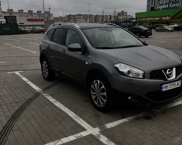 Серый Ниссан Кашкай, объемом двигателя 1.6 л и пробегом 261 тыс. км за 11100 $, фото 5 на Automoto.ua
