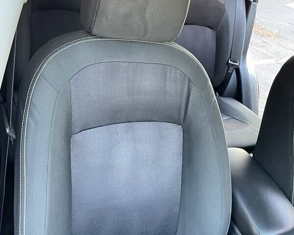 Сірий Ніссан Кашкай, об'ємом двигуна 1.6 л та пробігом 160 тис. км за 10900 $, фото 47 на Automoto.ua