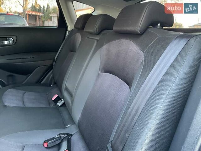 Серый Ниссан Кашкай, объемом двигателя 1.6 л и пробегом 160 тыс. км за 10900 $, фото 38 на Automoto.ua