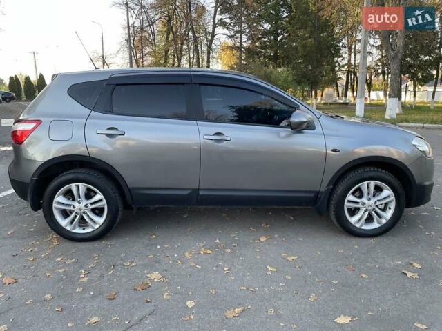Серый Ниссан Кашкай, объемом двигателя 1.6 л и пробегом 160 тыс. км за 10900 $, фото 3 на Automoto.ua