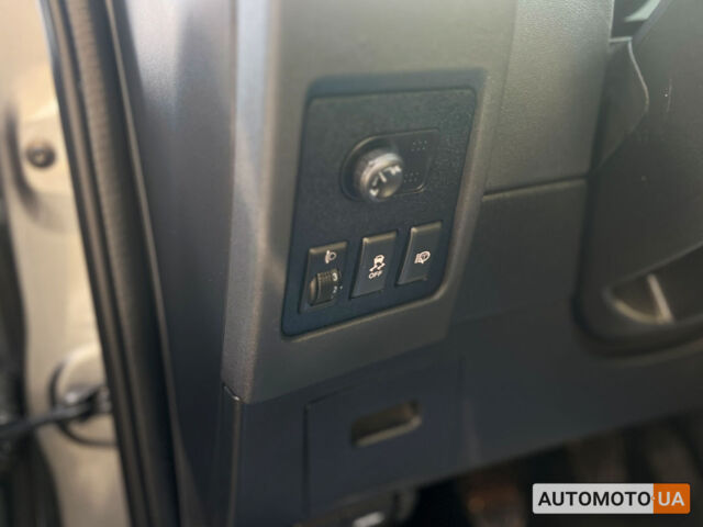 Серый Ниссан Кашкай, объемом двигателя 1.6 л и пробегом 162 тыс. км за 10700 $, фото 10 на Automoto.ua