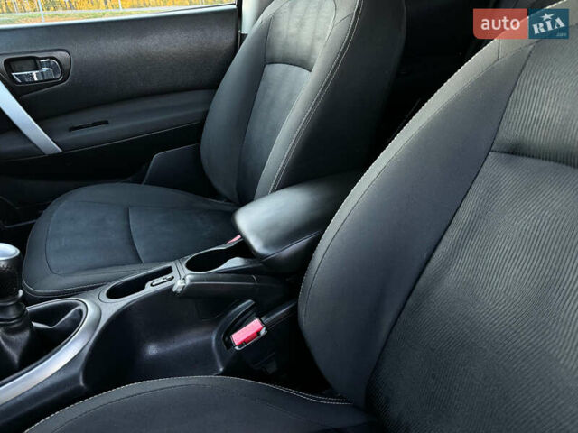 Серый Ниссан Кашкай, объемом двигателя 1.5 л и пробегом 200 тыс. км за 11599 $, фото 67 на Automoto.ua