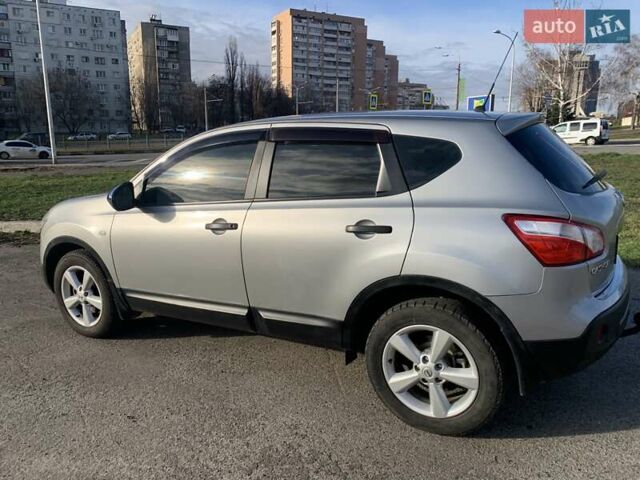 Серый Ниссан Кашкай, объемом двигателя 1.6 л и пробегом 147 тыс. км за 9200 $, фото 16 на Automoto.ua