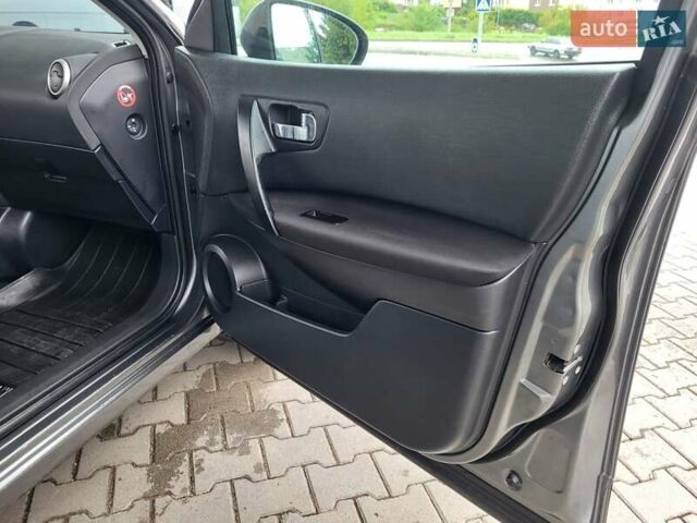 Серый Ниссан Кашкай, объемом двигателя 1.6 л и пробегом 231 тыс. км за 9999 $, фото 120 на Automoto.ua