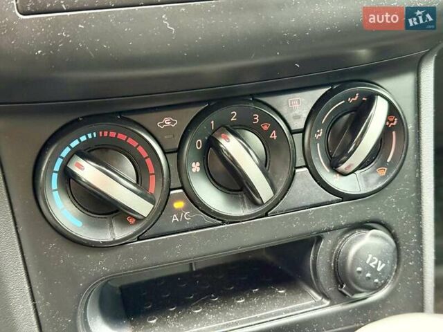 Сірий Ніссан Кашкай, об'ємом двигуна 1.6 л та пробігом 128 тис. км за 9900 $, фото 16 на Automoto.ua