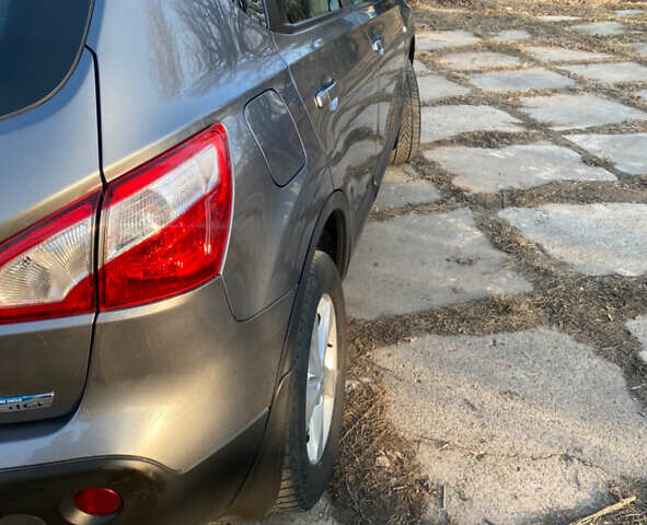 Серый Ниссан Кашкай, объемом двигателя 1.6 л и пробегом 225 тыс. км за 10000 $, фото 8 на Automoto.ua