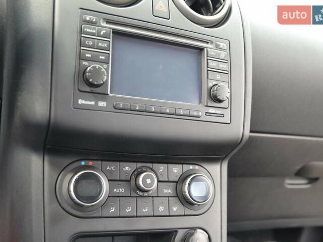 Серый Ниссан Кашкай, объемом двигателя 2 л и пробегом 143 тыс. км за 10999 $, фото 26 на Automoto.ua