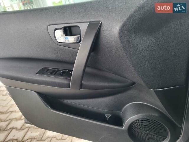 Серый Ниссан Кашкай, объемом двигателя 1.6 л и пробегом 231 тыс. км за 9999 $, фото 145 на Automoto.ua