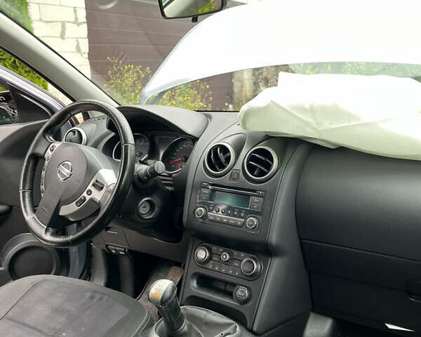 Серый Ниссан Кашкай, объемом двигателя 1.6 л и пробегом 217 тыс. км за 6500 $, фото 9 на Automoto.ua