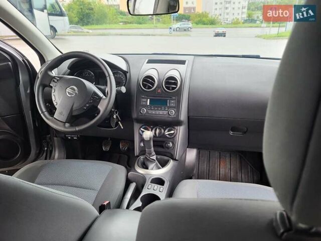 Серый Ниссан Кашкай, объемом двигателя 1.6 л и пробегом 231 тыс. км за 9999 $, фото 114 на Automoto.ua