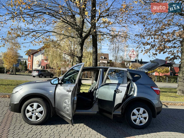 Сірий Ніссан Кашкай, об'ємом двигуна 1.6 л та пробігом 222 тис. км за 9550 $, фото 22 на Automoto.ua