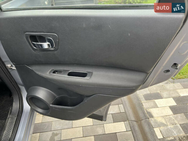 Серый Ниссан Кашкай, объемом двигателя 2 л и пробегом 62 тыс. км за 11400 $, фото 3 на Automoto.ua