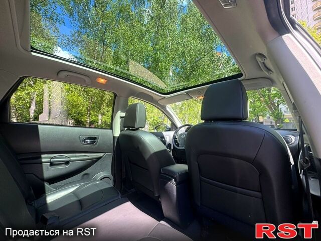 Серый Ниссан Кашкай, объемом двигателя 1.6 л и пробегом 180 тыс. км за 12000 $, фото 1 на Automoto.ua